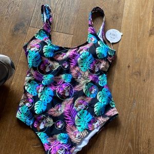 Bathing suit from Buc-ees never worn before